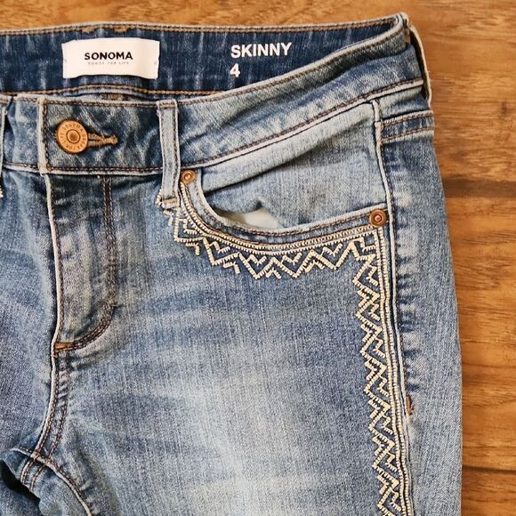 Sonoma Skinny Womens Size 4 Jeans Embroidered Detail - Picture 3 of 6